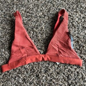 Zara Bathing Suit Bikini Top Ribbed XL NWT Solida Color Triangle Shape Deep Cut